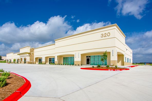 320 Barnes Dr, San Marcos, TX 78666